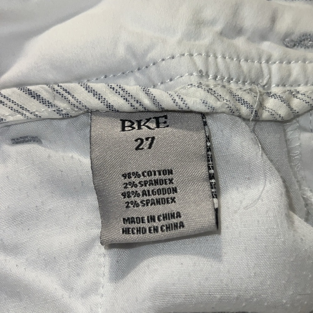 BKE white shorts w/grey seams - Picture 6 of 6